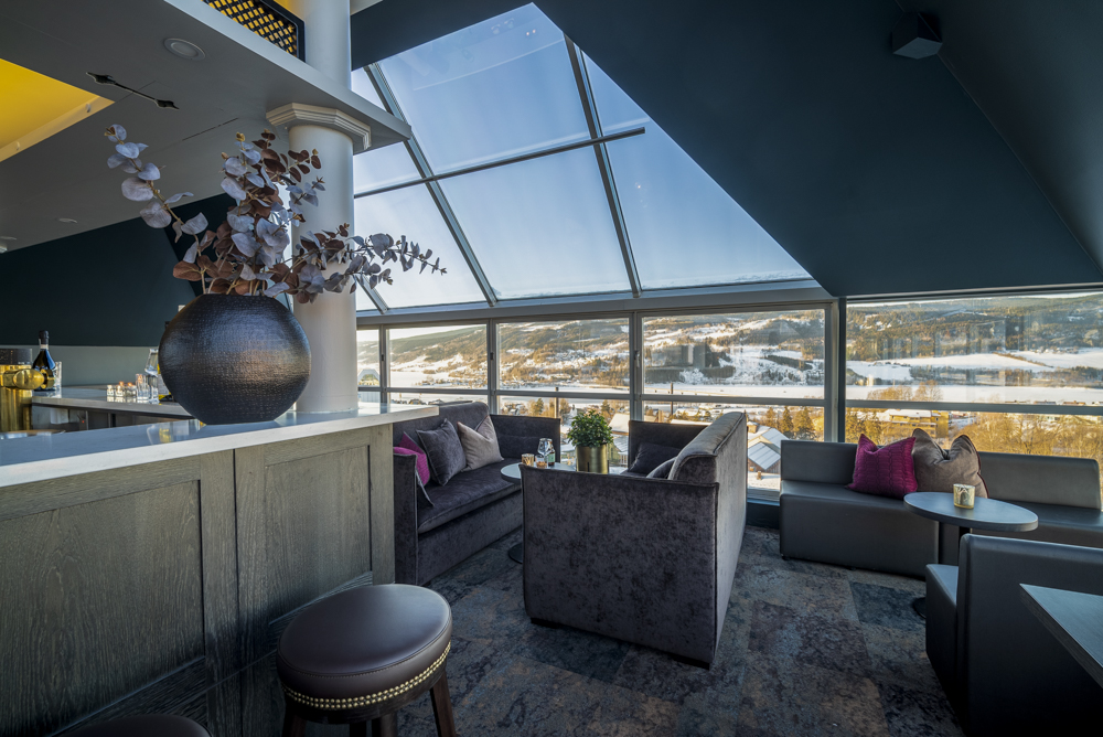 Toppen Skybar - coctails and lounge